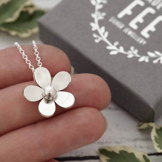 Sterling silver flower necklace Sterling silver flower necklace
