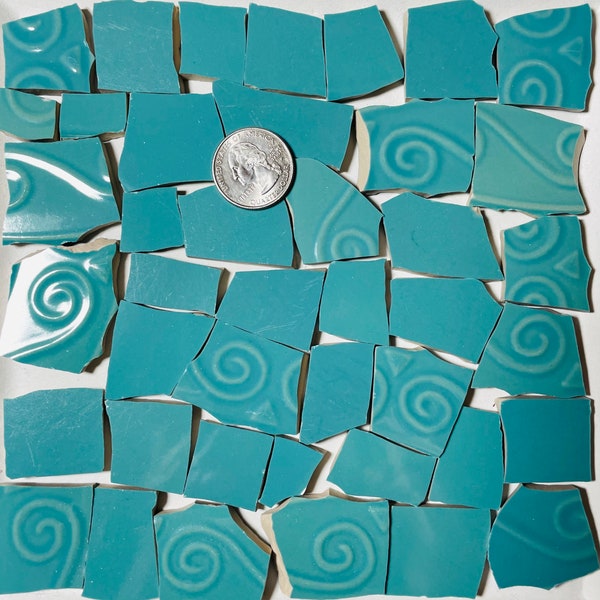 Broken China Mosaic Art and Craft Supply - Carreaux de grès turquoise texturés et lisses avec volutes surélevées E756