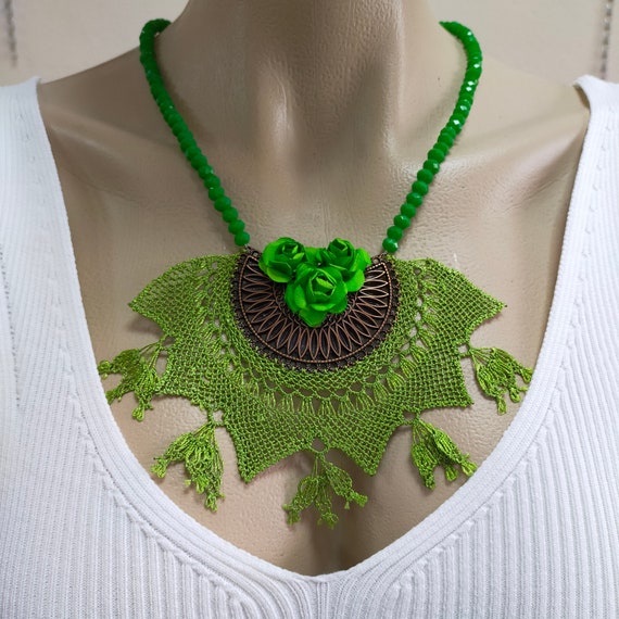 Collier Ethnique Petit Modèle Siyalu - Tissu Vert - Neuf Avec Étiquettes