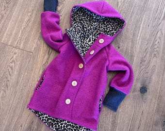 Leo Walkjacke (wool jacket) in pink or 25 other colors. Wool jacket/coat.