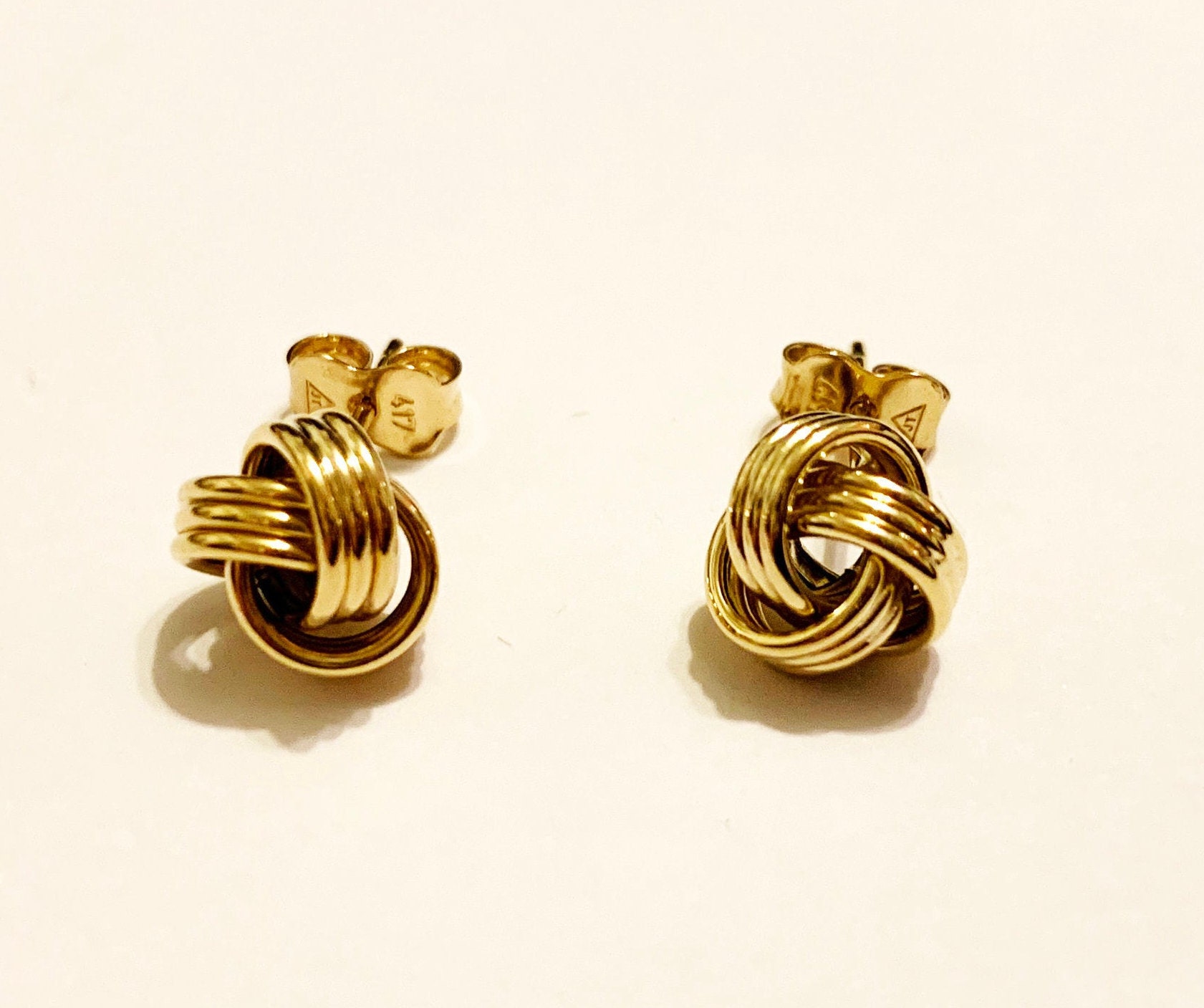 10k Solid Yellow Gold(7mm)stylish Love Knot Stud Earrings