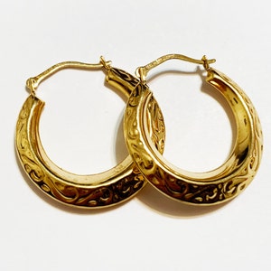 10k solid yellow gold(0.75&quot;inch)engraved crescent hoop earrings, trendy stylish thick classic clip on solid gold hoop earrings for women