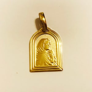18k solid yellow gold(1&quot;inch)Mary& baby Jesus pendant, unique work of art details engraved classic stylish trendy large solid gold pendant