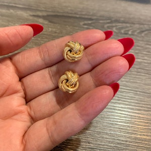 18k solid yellow gold(10mm/14mm)fashion statement engraved love knot stud earrings, large stylish classic solid gold stud earrings for women