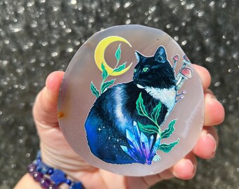 Agate crystal slab with cat