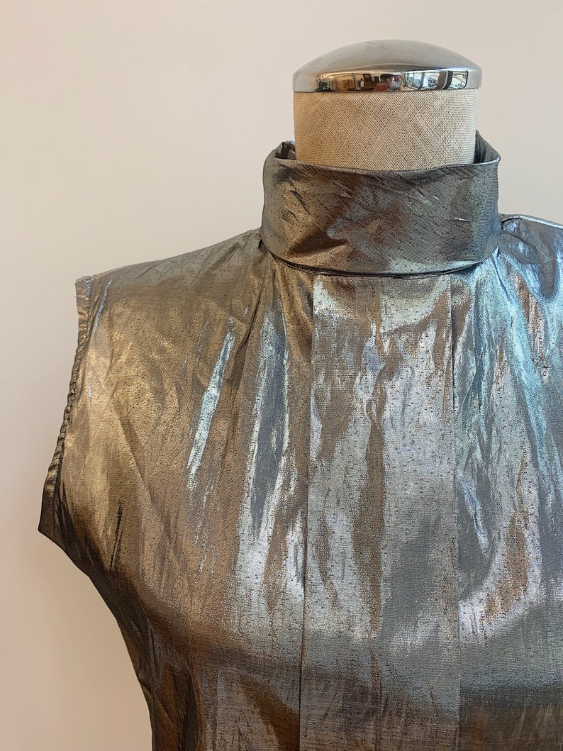 1980/'s Metallic Silver Sleeveless Top