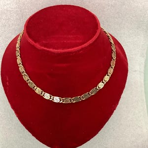Unusual Vintage Gold Tone Chain Necklace With Decorative Links