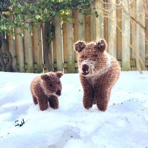 Knitted Mom and Son Grizzly Bears, Handmade Mother gift, Natural gift for mom, Soft Bears toys, Brown bears for babies, Nursery gift, Bears image 1