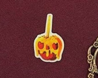 Poison apple Needle minder, magnet, pin: skull candy apple, halloween magic, spooky gift for sewer, embroidery, bird, cross-stitch, pin back