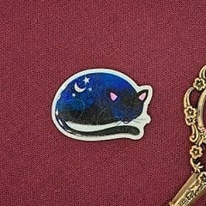Spooky cat needle minder, magnet, pin: black cat, witchy kitty, celestial stars, embroidery accessory, halloween, keeper, cross-stitch