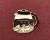 Needle minder in enamel Coffee pot, night mountain scene, coffee lover accessory, magnetic with silver tone, embroidery accessory, nanny