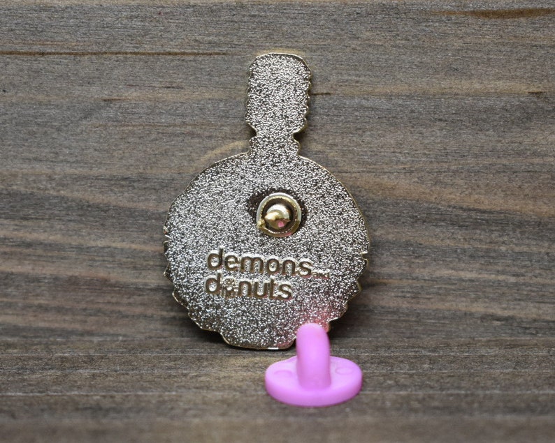 Killing Eve La Villanelle Perfume Enamel Pin (Choose Color) Killing Eve La Villanelle Perfume Enamel Pin (Choose Color)