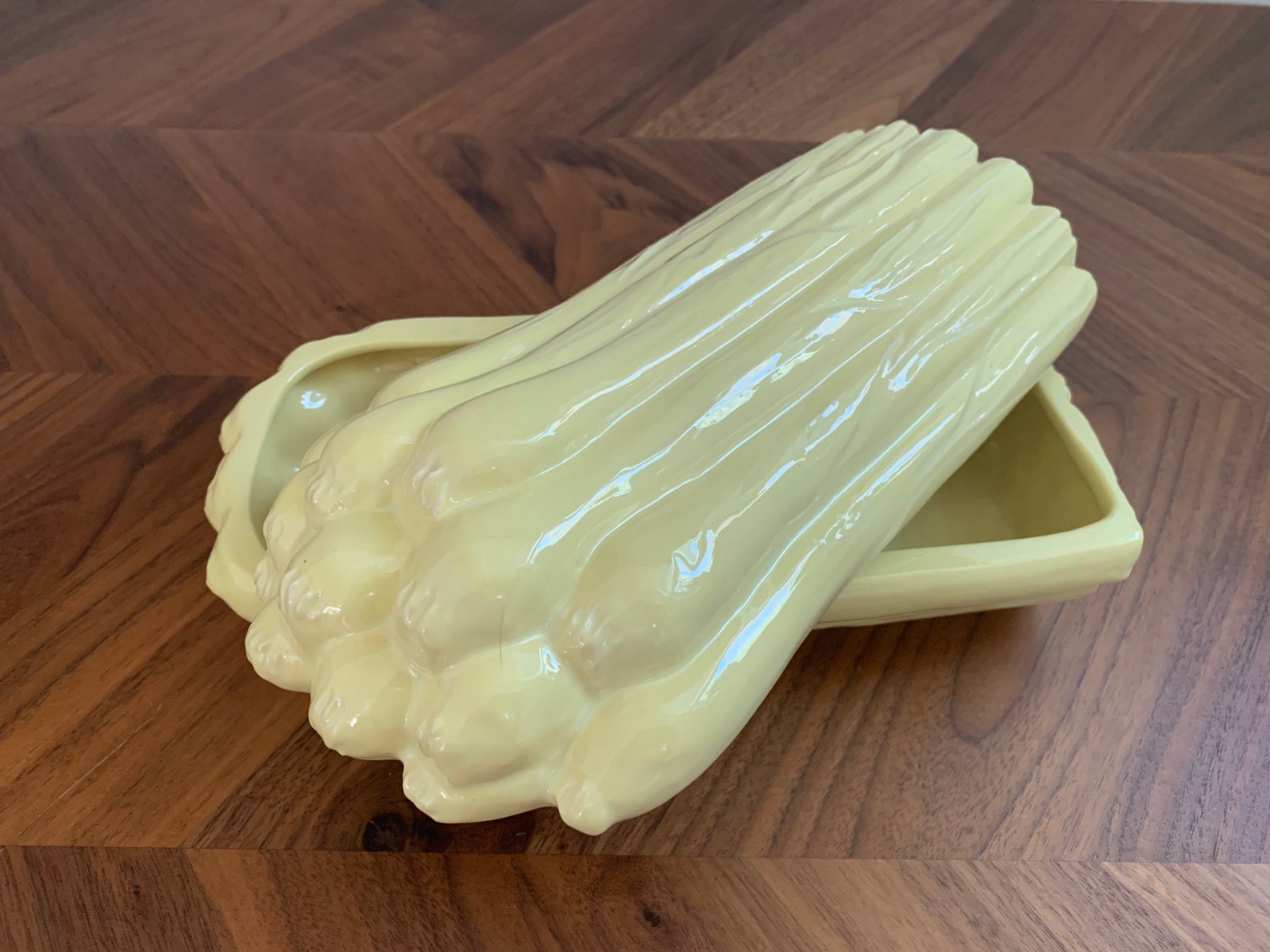 Vintage Ceramic Chalkware Asparagus Serving Dish / Whittier Pottery