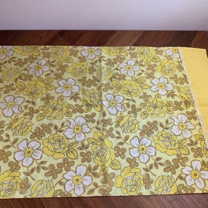 Vintage 70s Dan River Floral Pillowcase / Standard Pillowcase / Yellow Floral
