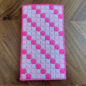 Vintage Pink Needlepoint Eyeglass Pouch / 70s Glasses Case