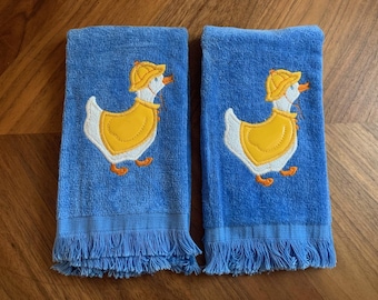 Niebieskie ręczniki do rąk z lat 70. – zestaw retro 2 szt. – aplikacja z kaczką