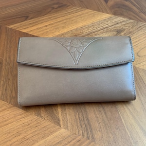 Vintage NOS Rolfs Taupe Brown Leather Wallet and Checkbook Cover / Women&#39;s Pocketbook / Vintage 70s 80s 90s