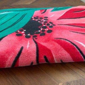 90s Tropical Isle Beach Towel / Green, Blue and Pink Flowers / Vintage Tiki Hawaii Bath Retro 70s 80s