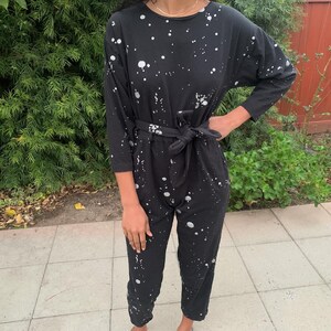 80s L&#39;Eau Vive Size M Silver and Black Jumpsuit / Vintage Cotton Jersey-Knit Onesie