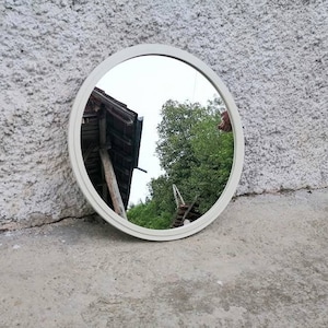 Vintage Mid Century Modern Round Mirror / Plastic Round Mirror / White Wall Mirror /Space Age Mirror / Retro Home Decor/ 70s