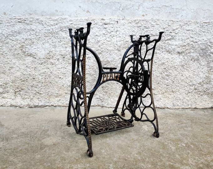 Antique Sewing Machine Base / Pfaff Sewing Machine Base / Treadle