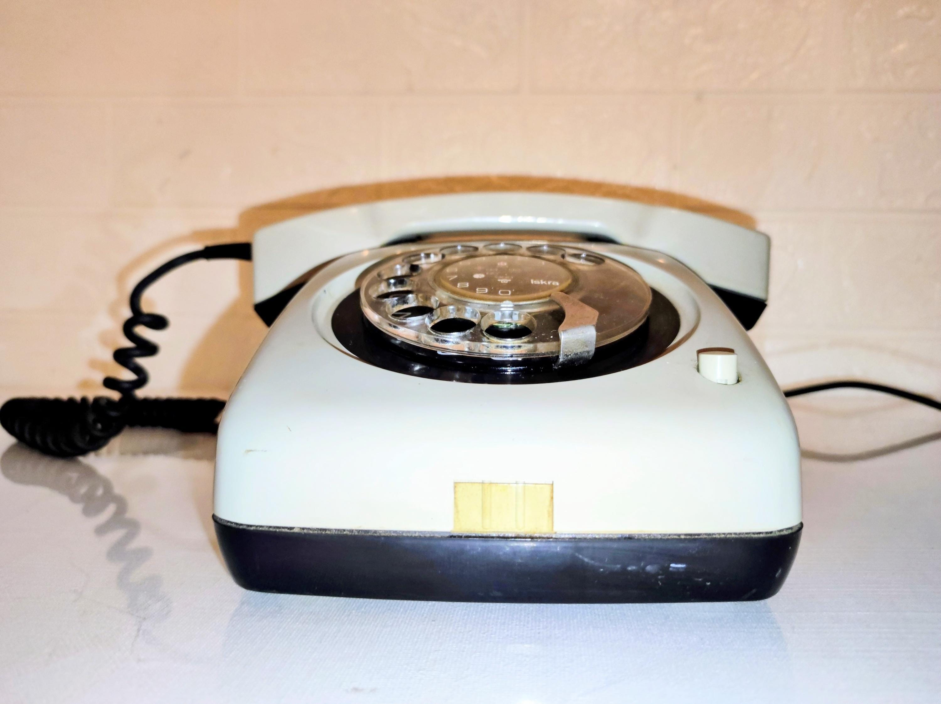 Vintage Iskra Eta 61 Telephone, Mid-century Modern Decor (non