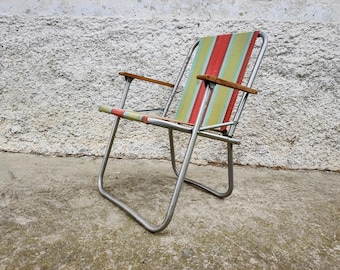 Vintage Foldable Beach Chair / Retro Folding Camping Chair