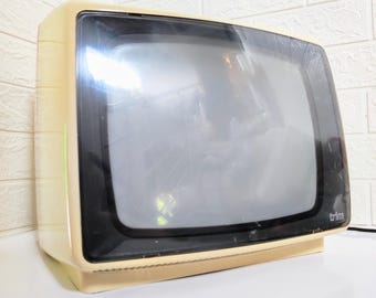 【昭和レトロ】ブラウン管テレビ 日立P-42ブラウン管テレビ、電源は入ります、レトロテレビ、RF入力なし