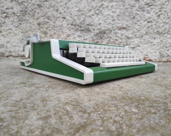 Mid Century Mechanical Typewriter / Green Typewriter / Typewriter With Case / Typing Machine / Unis TBM de Luxe / Portable Typewriter/ 70s