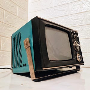 Vintage TV Portable/ Vintage Television Russia/ Shiljalis 402D 1E Tv/ Retro No-Working Tv / Green  USSR TV/ Old Green Tv/ Mid Century/ 70s