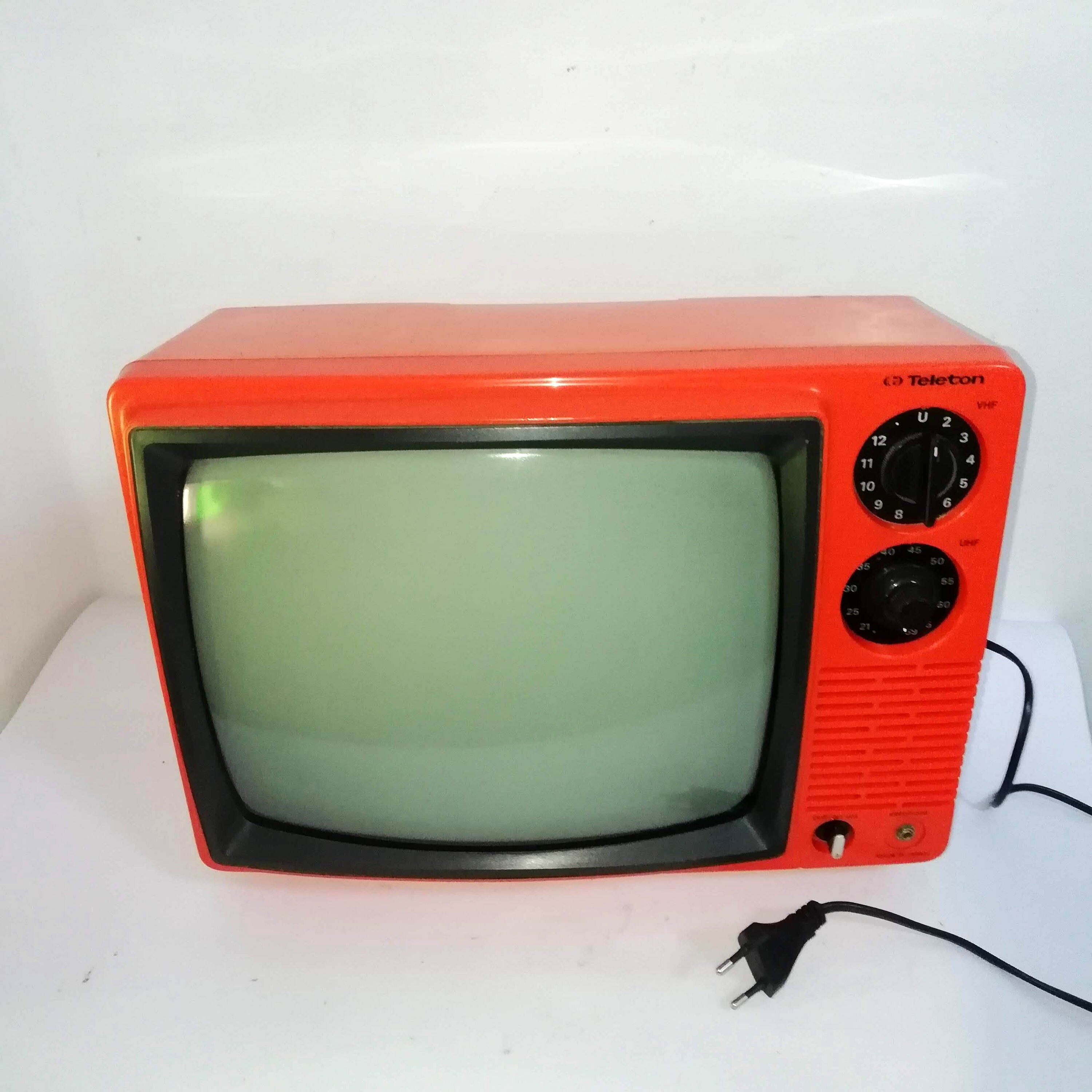 Vintage Small Roadstar TV / Portable TV / Small Tv / Roadstar Tv / Black  And White TV / Plastic TV / Retro Tv / Camping Tv / Mini TV / Japon / 90s -   France