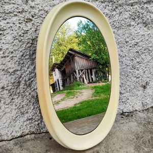 Vintage White Oval Mirror / Plastic Oval Mirror / MCM White Wall Mirror / Bathroom Space Age Mirror / Pejal Mirror/ Retro Home Decor / 70s