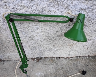 Lámpara verde de arquitecto de mediados de siglo / Lámpara moderna ajustable para estudiantes / Lámpara de metal verde / Lámpara de brazo oscilante / Mediados de siglo / Yugoslavia / Años 70