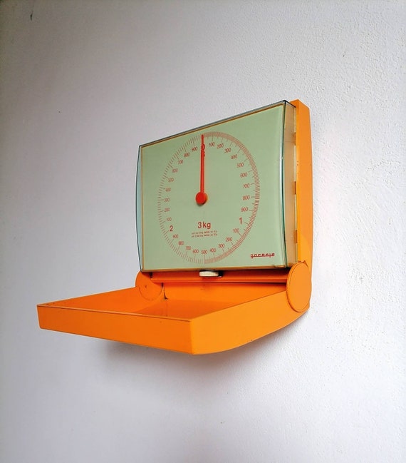 Wall mounted top kitchen scales