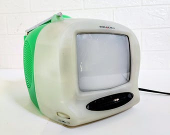 TV de rádio vintage pequena/ TV portátil/ TV pequena/ TV preto e branco/ TV de plástico/ TV retrô/ TV para camping/ final dos anos 90