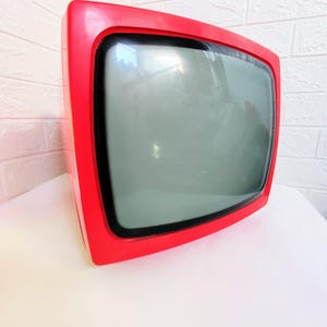 Vintage Portable TV Set From Germany / Modern Bruns Happy Hamburg TV /Retro Germany Television /Old Red No-Working Tv/ Old Home Decor /70s