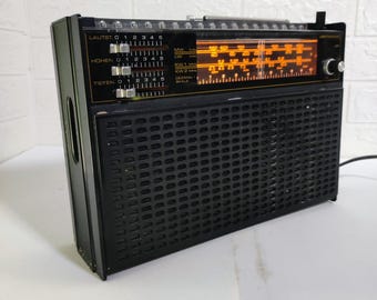 Rádio transistorizado portátil vintage Stern Sensomat 3000, FM/AM, alemão, de plástico, anos 70.