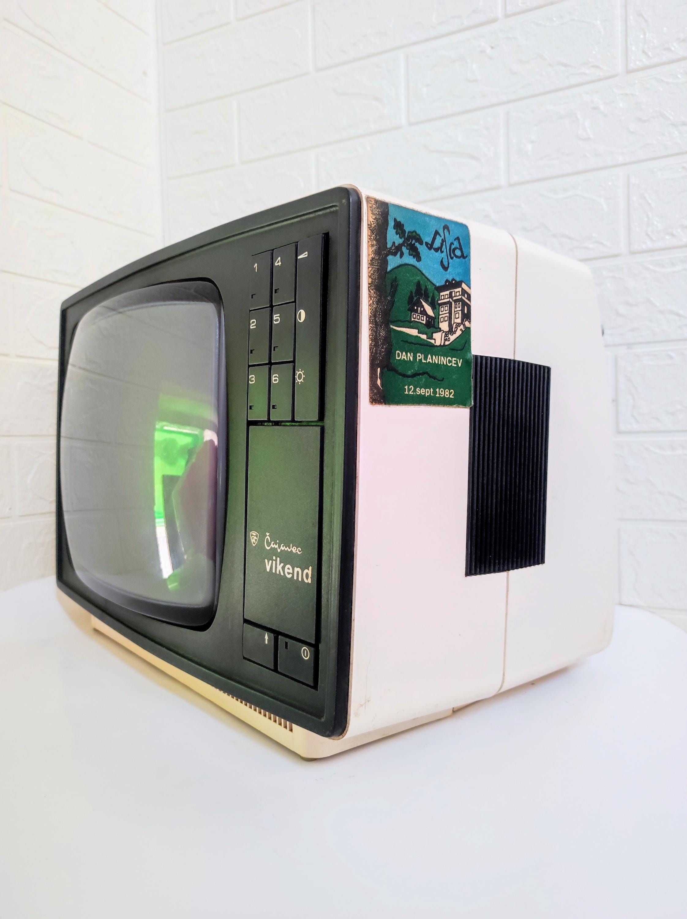 Télévision Vintage Unitra Vela 203 – CRT Portable Yougoslavie – Pour Réparation