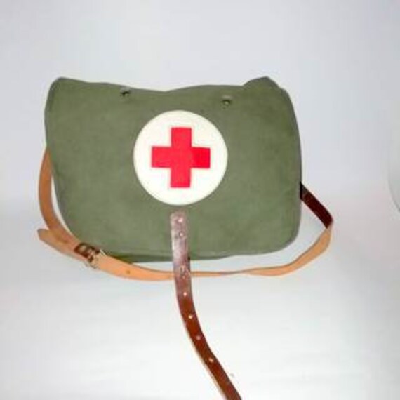 Vintage Military First Aid Canvas Crossbody Bag / Sho… Gem