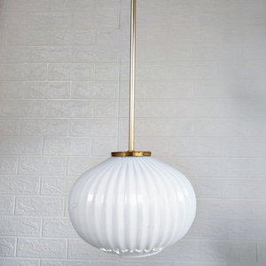 Vintage Pendant Lamp / Mid Century White Glass Globe Light / Retro Ceiling Light / Vintage Lightning / Hanging Light / Retro Lightning / 70s