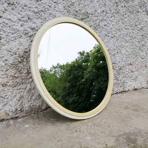 Miroir rond vintage Mid-Century / Miroir rond en plastique / Miroir mural blanc ou beige / Miroir Space Age / Décoration d'intérieur rétro / Années 70