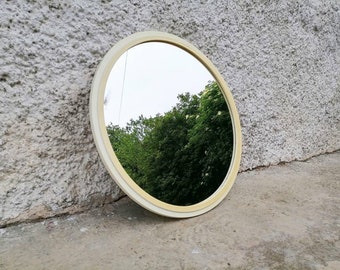 Vintage Mid Century Modern Round Mirror / Plastic Round Mirror / White or Beige Wall Mirror /Space Age Mirror / Retro Home Decor/ 70s