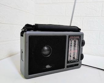 Rádio transistorizado vintage Elta com 11 bandas, receptor mundial, FM/AM, funcionando, alemão, de plástico.