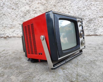 Vintage TV Portable/ Vintage Television Shiljalis 401DE /  Retro No-Working Tv / Red USSR TV/ Old Red Tv/ Mid Century/ 70s