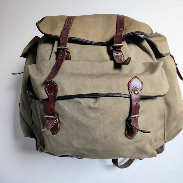 Vintage XL Backpack/ Old XL Backpack/ Vintage Rucksack/ Retro Rucksack /Tourist Backpack/ Fishing Backpack/ Hiking Rucksack/ Old School/ 70s