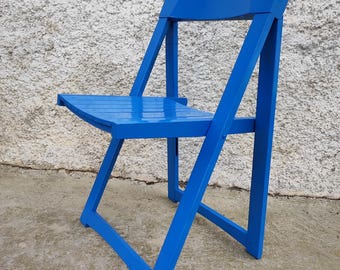 Silla plegable de mediados de siglo / Silla plegable Stol Kamnik recoloreada / Muebles vintage / Silla de picnic azul de madera / Silla plegable antigua / Yugoslavia