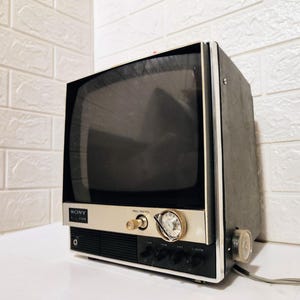Vintage Portable Sony Television / 70s / Retro Sanyo TV / Sony Solid State Tv / No-Working Tv / Mid Century Tv/ Japan / Vintage Tv / 70s