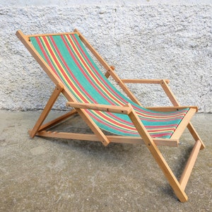 9 sillas y tumbonas plegables para tener unas vacaciones de lujo en la playa