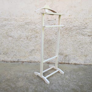 Vintage White Floor Coat Hanger / Gentlemans Coat Hanger / Modern Wooden Clothes Hanger / Vintage Coat Rack /Retro Bedroom Accesoriess / 80s