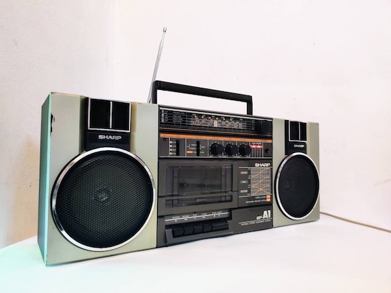 Vintage Portable Plastic Radio/ Retro Stereo Cassette Boombox